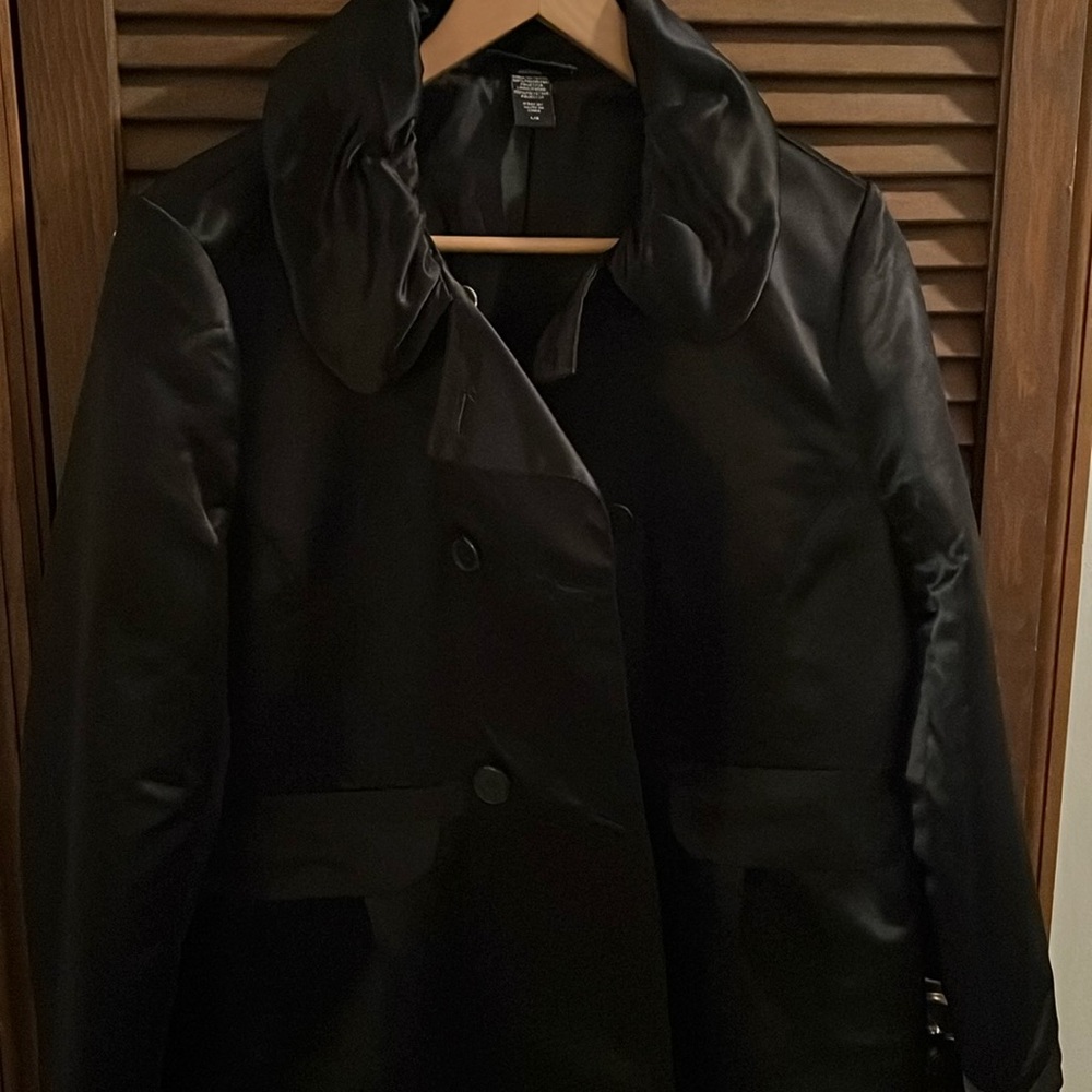 Women’s black shin trench coat size L by apostrophe very beautiful coat